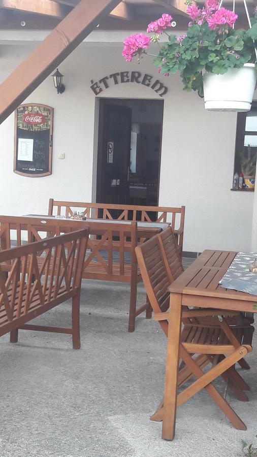 Bed and Breakfast Benyei Fogado Panzio Es Etterem Erdőbénye Exterior foto